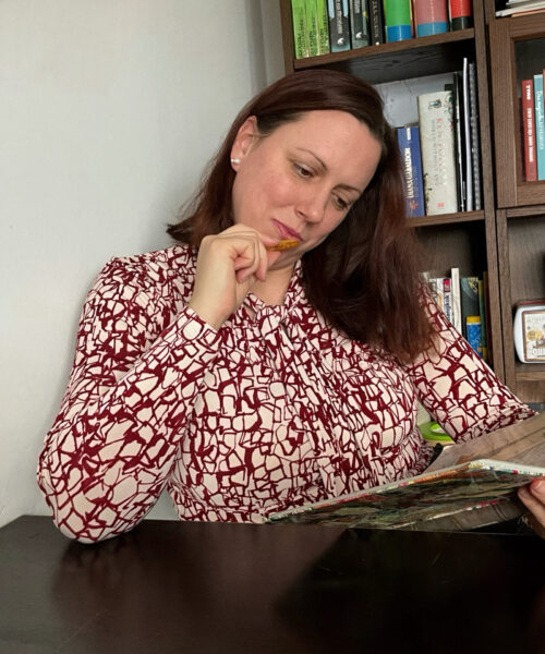 https://www.alealibris.de/wp-content/uploads/2025/04/NatalieFahrnerAutorenfoto-scaled-500x600.jpeg