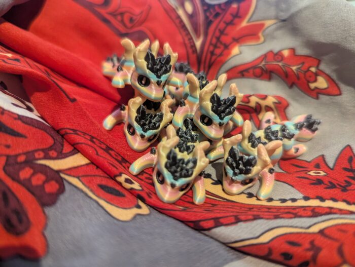 Flexi Drache mit Kristallen