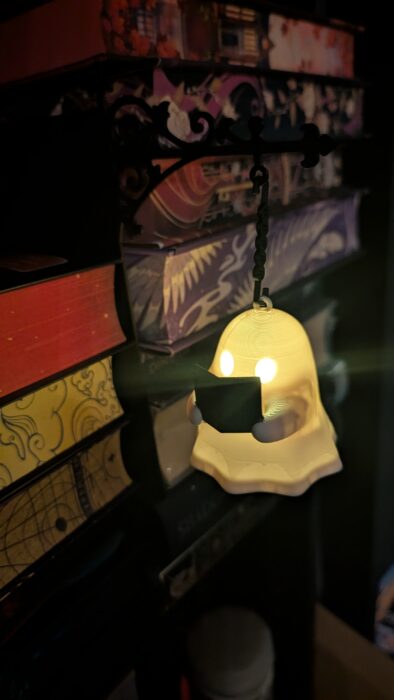 3D gedruckter lesender Geist - Buchregallaterne